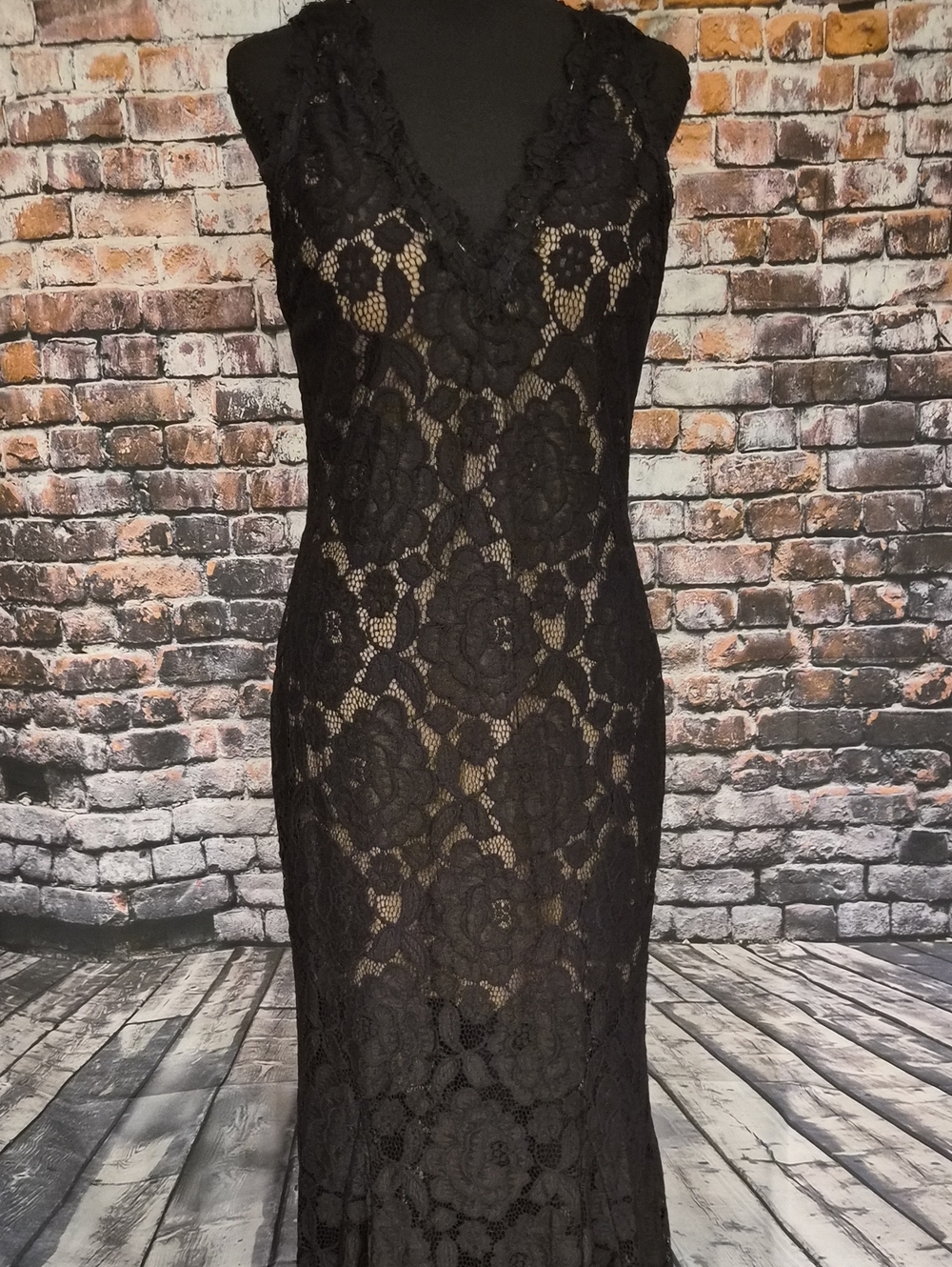 Betsy & Adam Sz 12 Black Lace V-Neck Formal - Picture 3 of 11